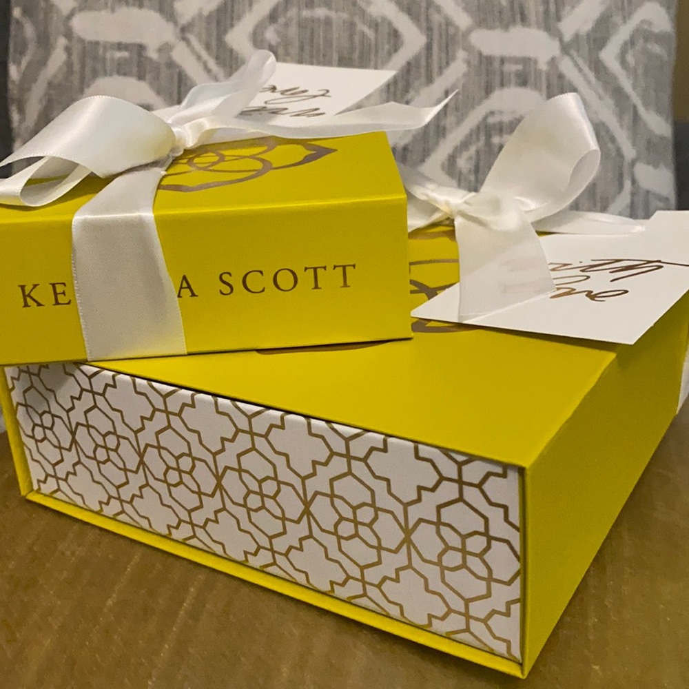 Kendra Scott set - Picture 7 of 7